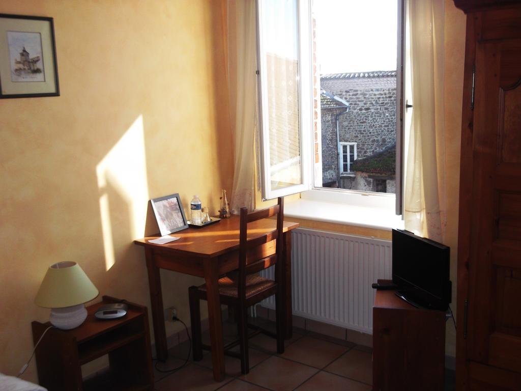 La Ferriere Acomodação com café da manhã Saint-Médard-en-Forez Quarto foto